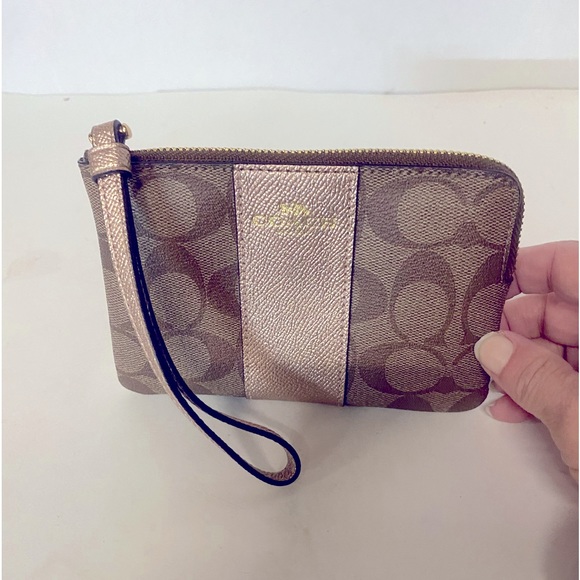 Coach Handbags - Coach wallet signature wristlet